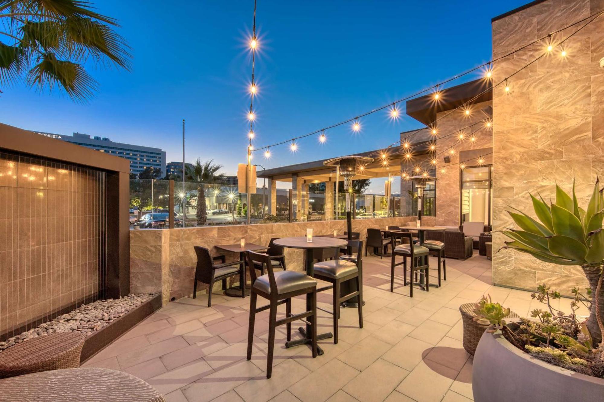 Hilton Garden Inn Irvine/Orange County Airport Exterior photo